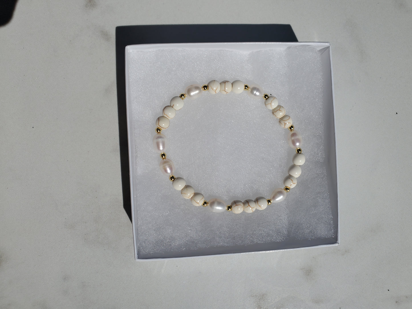 Magnesite Turqouise White Bracelet