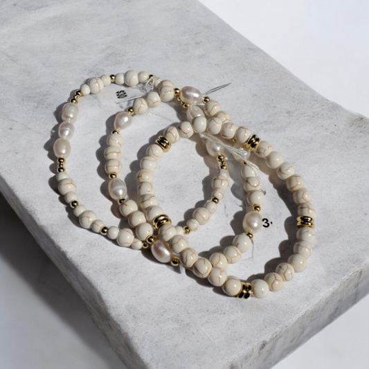 Magnesite Turqouise White Bracelet